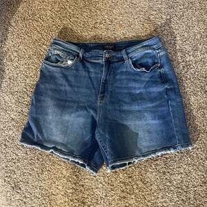 Judy Blue Tummy Control High Rise Fray Hem Denim Shorts
